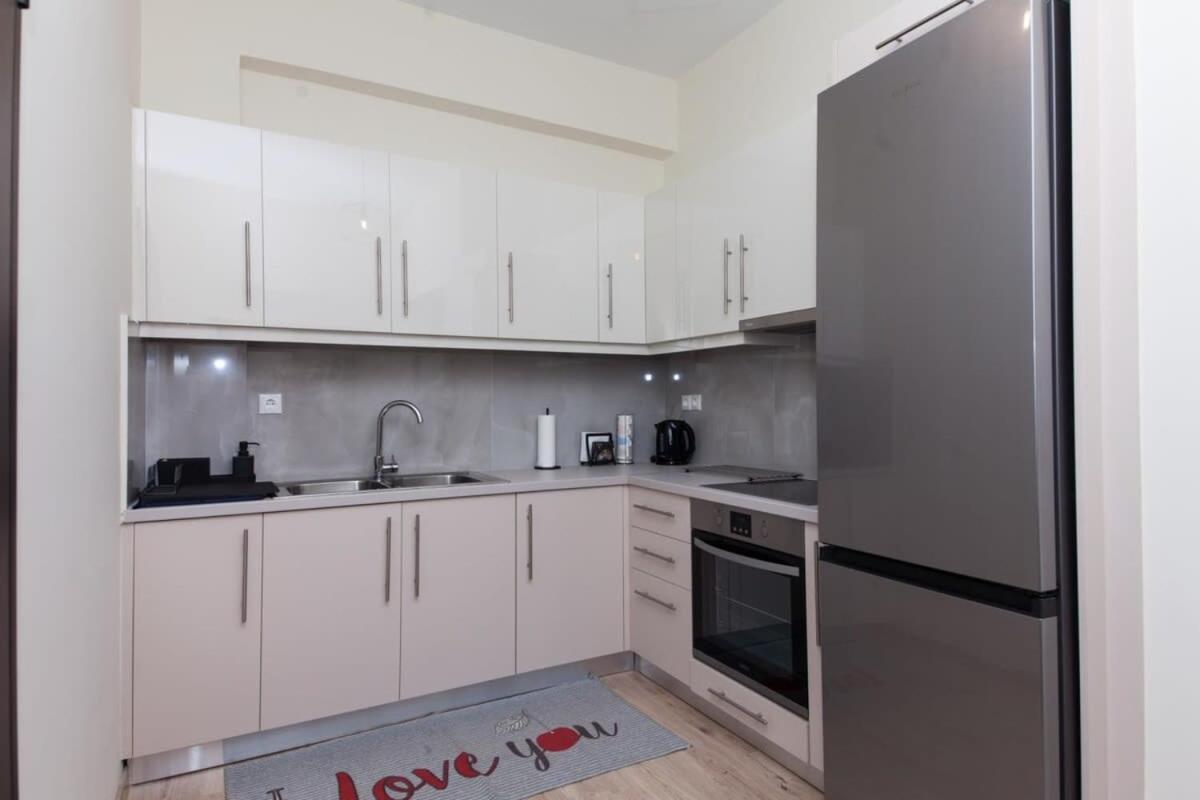 Brand New 2 Bedroom Haven Apt In Galatsi Atenas Exterior foto